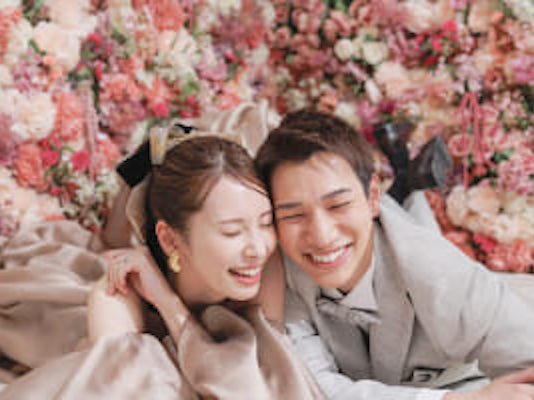 おふたりらしさが輝くスタジオを豊富にご用意。貸切空間でリラックスして撮影できます。