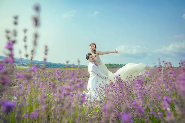リゾート北海道で広大な自然とお花畑に囲まれて