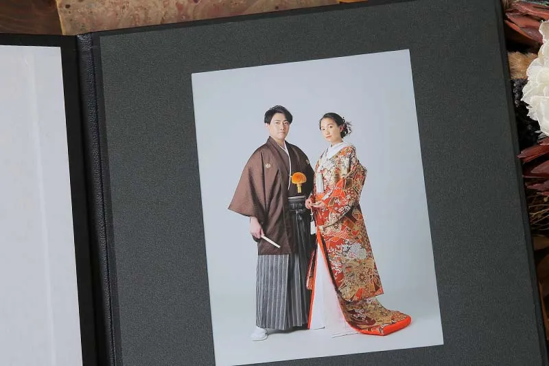 両家用台紙写真 2冊プレゼントの画像